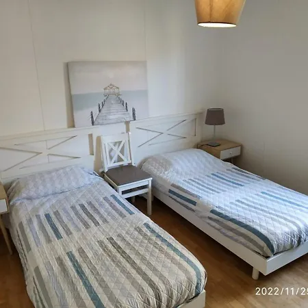 Dom wakacyjny Avec Piscine, Tennis Et Terrasse A - Fr-1-379-155 *